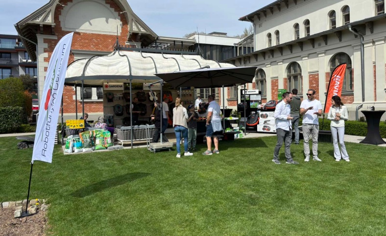 Robotfűnyíró Centrum Nyílt Nap Áprilisban!