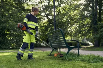 525iLXT akkumulátoros fűszegélynyíró  (csak gép) 8.Kép