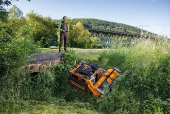 AS 1000 OVIS RC rádiótávirányítású lengőkéses szárzúzó 2.Kép