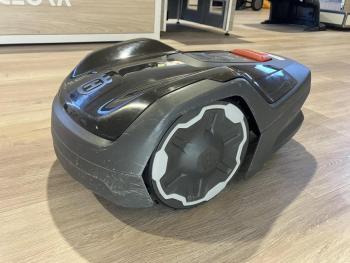 https://robotfunyirocentrum.hu/media_ws/10031/2041/idx/husqvarna-automower-aspire-r4-robotfunyiro-2024-hasznalt-garancialis-.jpg