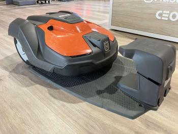 https://robotfunyirocentrum.hu/media_ws/10031/2069/idx/husqvarna-automower-550-epos-professzionalis-robotfunyiro-2025-hasznalt-garanciaval-.jpg