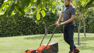 LB144i KIT akkumulátoros fűnyíró  (akkuval és töltővel) 4.Kép