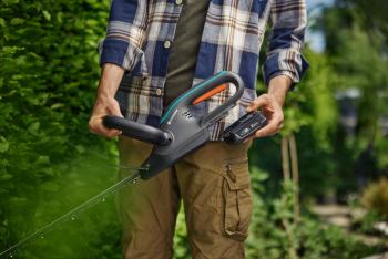 EasyCut akkumulátoros sövénynyíró  akkumulátor nélkül 55/18V 2.Kép