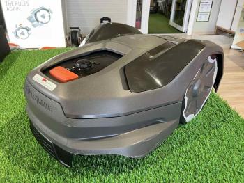 Automower 305E NERA robotfűnyíró 2026 (beépített pluginnal) használt, garanciával! 4.Kép